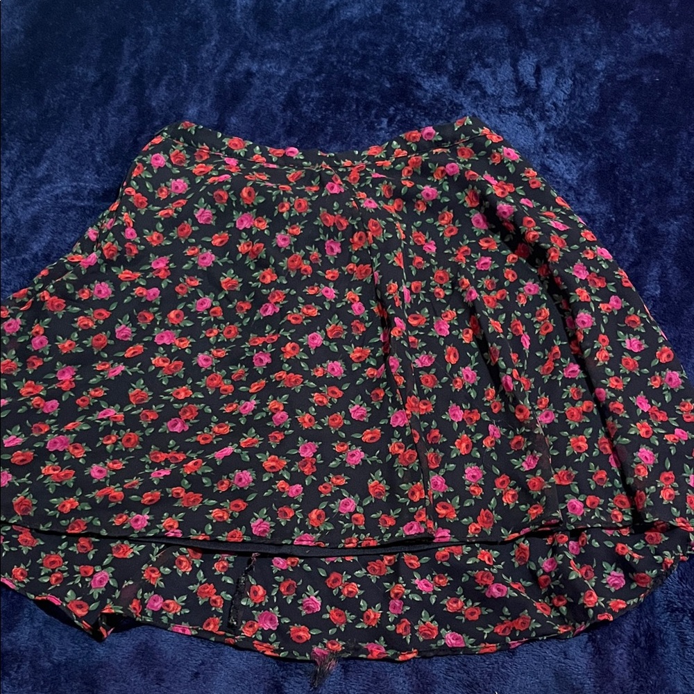 Art Class Black and Red Floral High-Low Skirt
